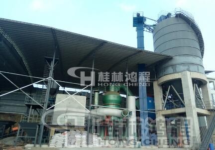 桂林鴻程HLM型號紅柱石立磨機 HLM立磨機2.jpg